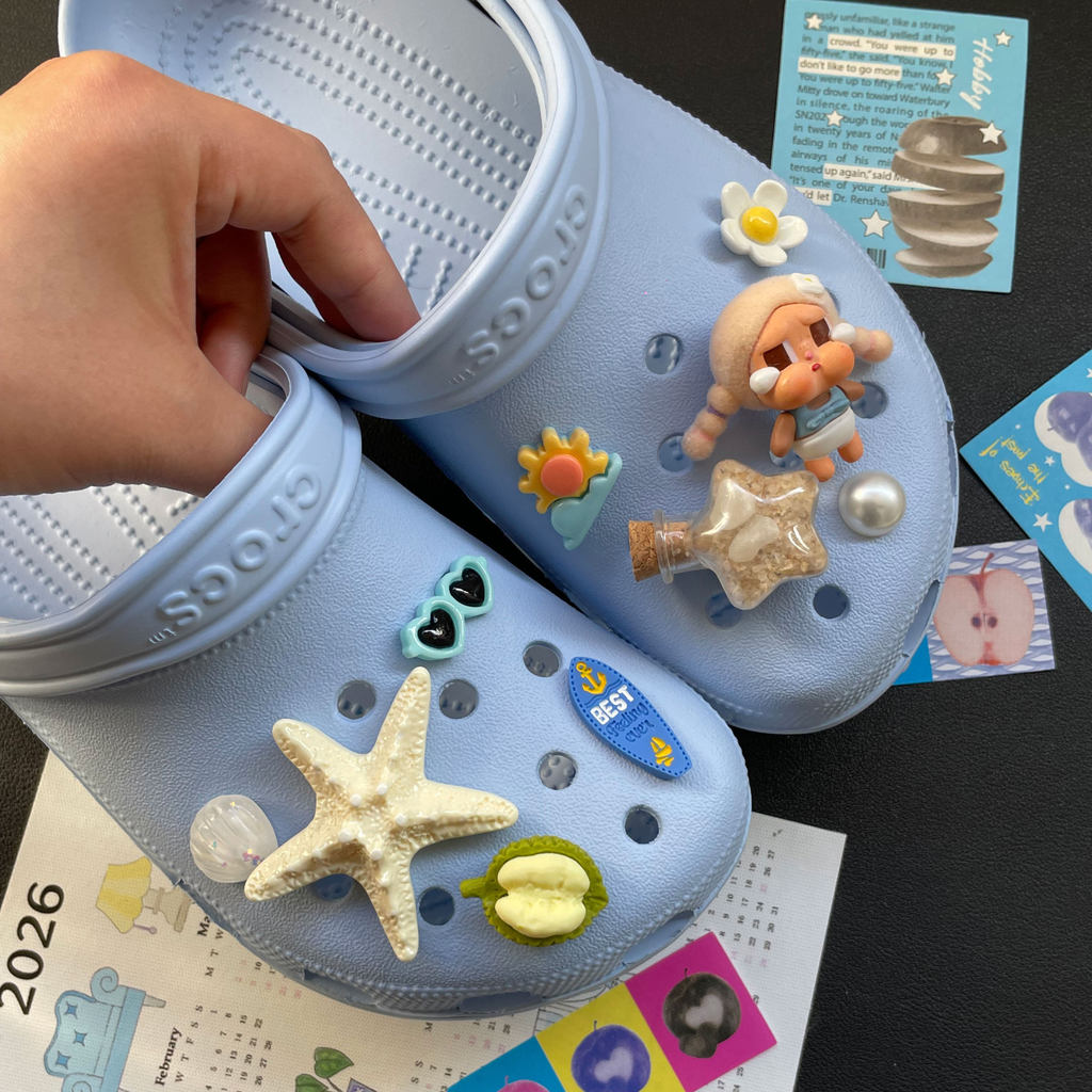 Phụ Kiện Trang Trí Giày Crocs Pop Mart Đi Biển Dễ Thương, Hoa Crybaby, Có Thể Tháo Rời, Khóa Busch, Phù Hợp Nhiều Mẫu