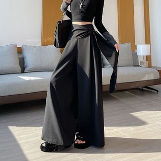 Mẫu quần ống rộng màu cà phê thiết kế thu đông, cảm giác buộc dây cao cấp, dáng ôm phù hợp mặc thường ngày