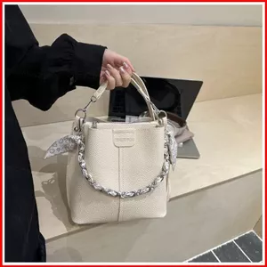 GC2 Túi đeo vai dây chuyền dung tích lớn phong cách Hàn Quốc niche túi đeo thời trang retro túi đa năng CG2