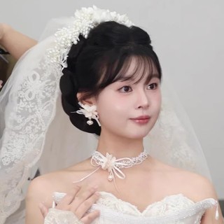 Vòng cổ ren hoa cổ điển, thiết kế đơn giản - Perfect phụ kiện cho ảnh cưới cô dâu