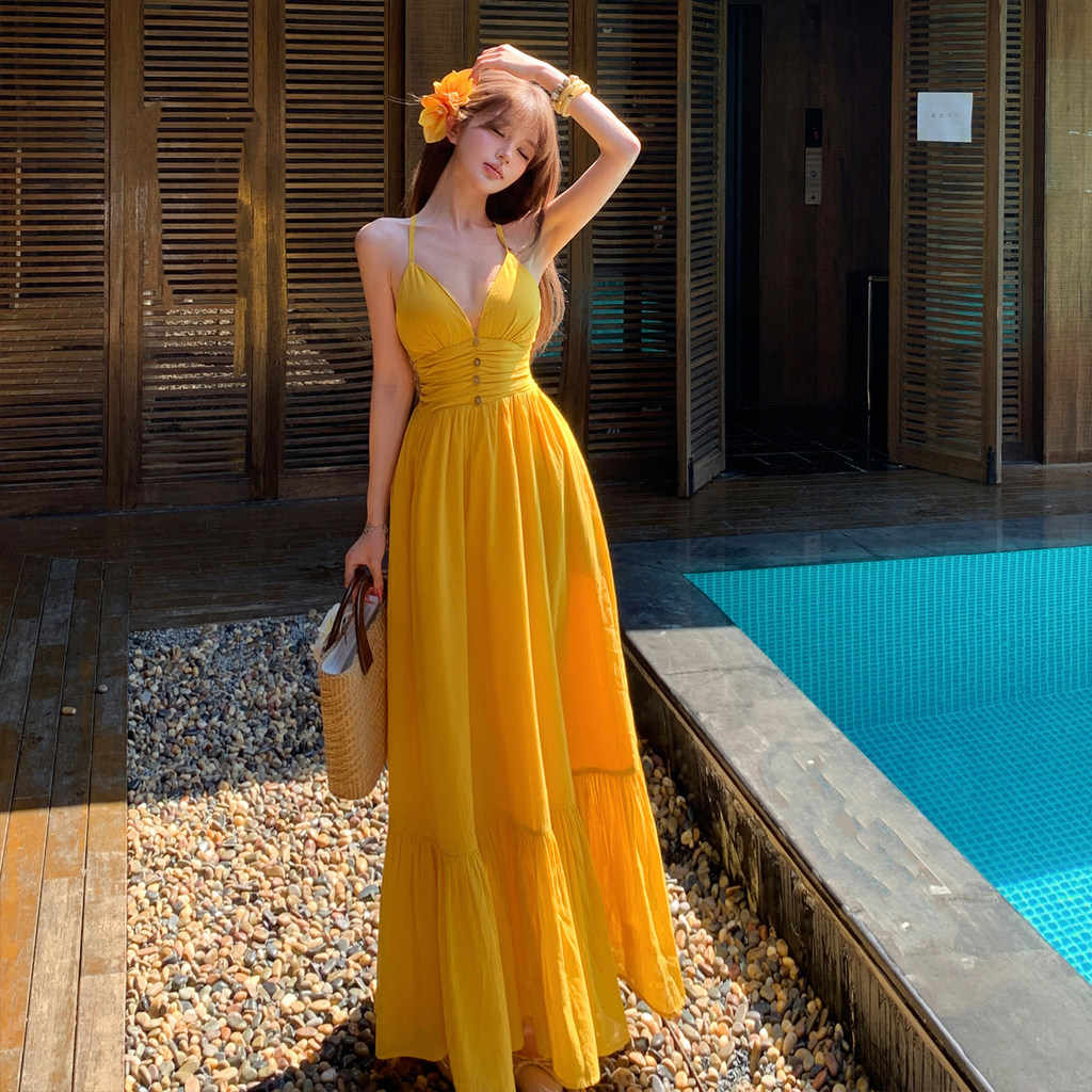 Đầm dây dáng dài hở lưng vàng nhiệt đới thời thượng