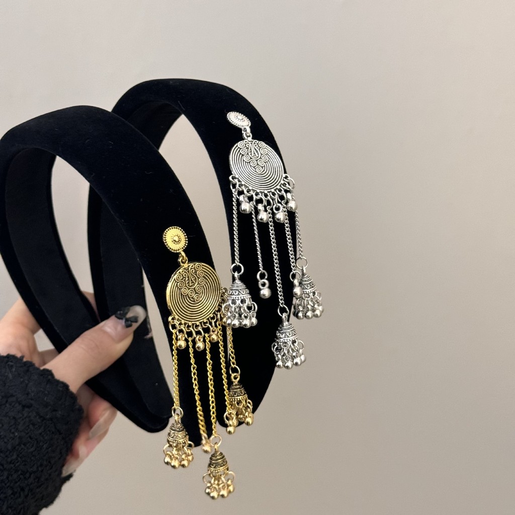 Băng đô retro nữ tính với tua rua và thiết kế đầu cao, phong cách dân tộc