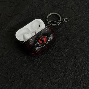 Itachi Bánh Xe Viết Tai Nghe Mắt Vỏ Bảo Vệ Thích Hợp Cho AirPodspro3 Naruto Sasuke Thích Hợp Cho AirPods4 Vỏ Tai Nghe Kính vạn hoa Chống Va Chạm Đọc Hàng Tháng Chống Sốc pro2 Ngày
