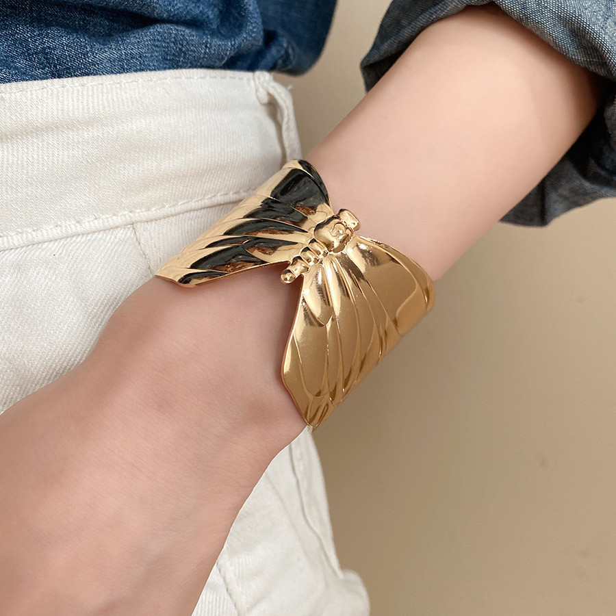 Vòng tay mạ vàng cho nữ, điều chỉnhsize tự do, phù hợp nhiều style, trang sức lý tưởng cho kỳ nghỉ và đi biển