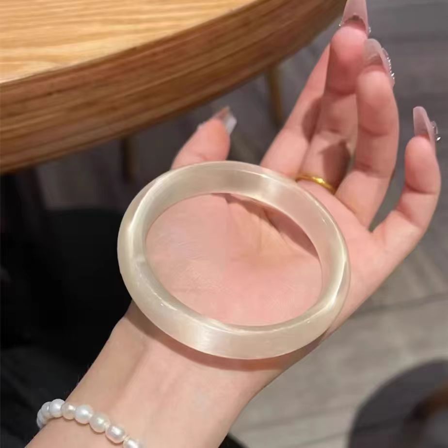 Vòng tay ánh trăng trắng mã não trong suốt Chalcedony