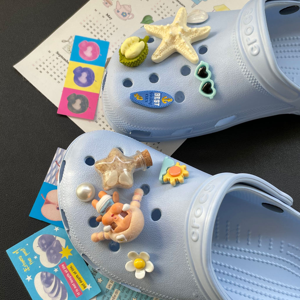 Phụ Kiện Trang Trí Giày Crocs Pop Mart Đi Biển Dễ Thương, Hoa Crybaby, Có Thể Tháo Rời, Khóa Busch, Phù Hợp Nhiều Mẫu