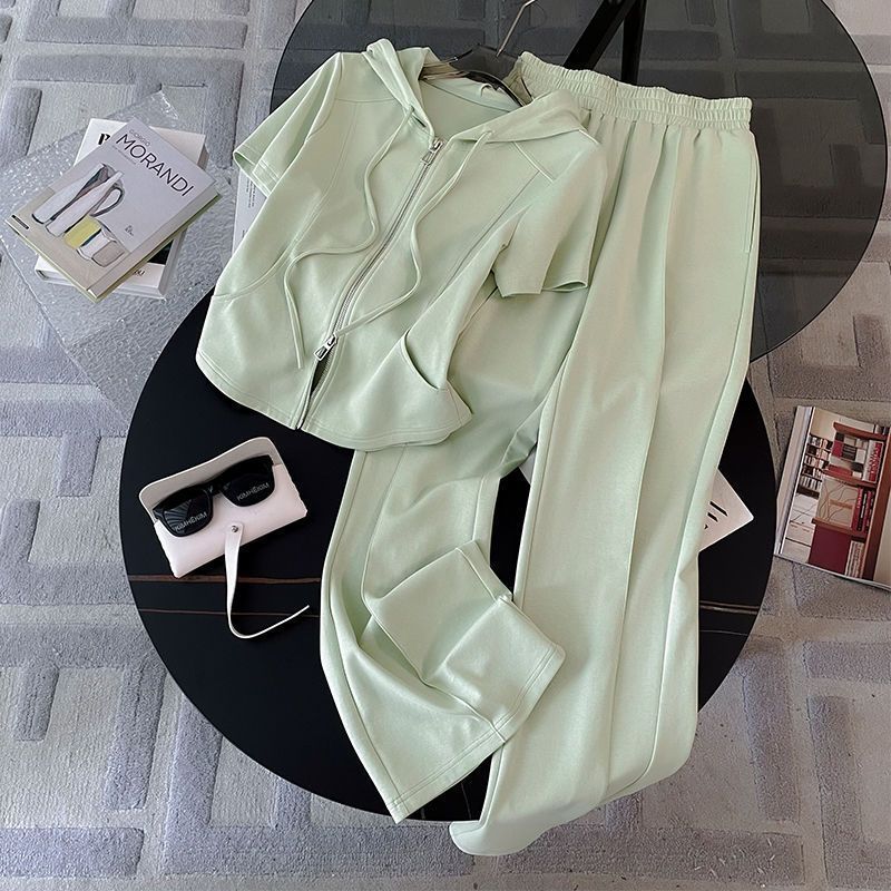 Bộ đồ thể thao màu xám phong cách mới dành cho nữ mùa hè gồm áo thun ngắn tay và quần ống rộng
