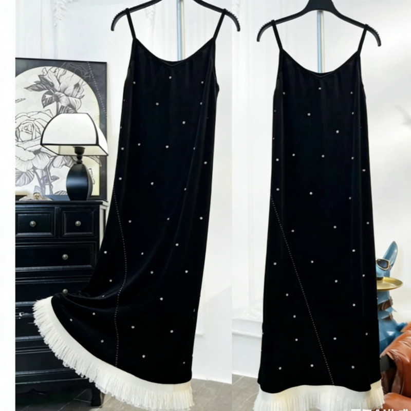 Đầm Sling Da Nhung Đen, Thiết Kế Ôm Body, Phù Hợp Mùa Xuân