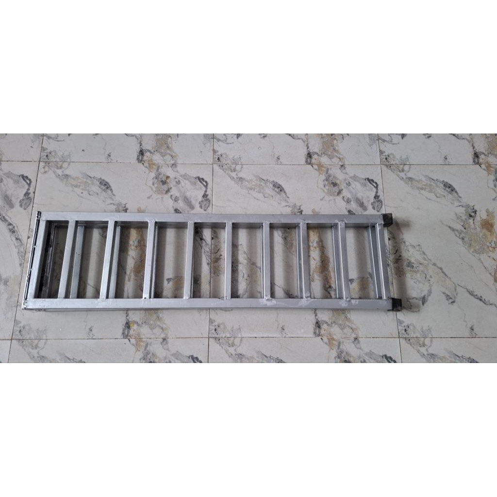 Thang dắt xe máy, xe điện lên xe bán tải dài 2m2 rộng 30cm