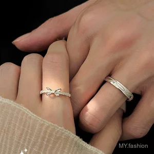 Nhẫn cặp thiết kế nơ, phù hợp làm quà tặng kỷ niệm và biểu đạt tình yêu