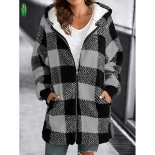 Áo Khoác Oversize Nữ Sang Trọng, Phù Hợp Mặc Cùng Bạn Bè