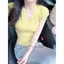 Áo thun nữ màu vàng thiết kế slim-fit, gợi cảm cho mùa hè