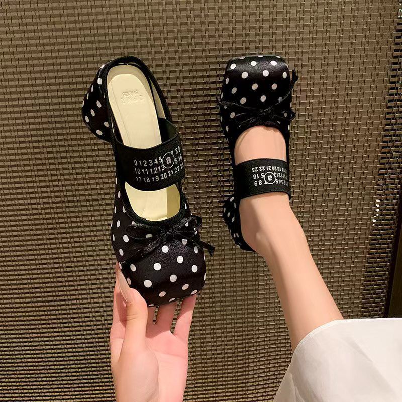 ✨Spot】Giày Mary Jane nữ cùng Jennie đốm trắng phong cách Hàn,đế cao6cm tăng chiều cao,hot trend 2026