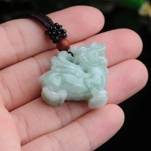 Mặt dây chuyền Kirin nhỏ tinh tế, phong cách cổ điển phù hợp