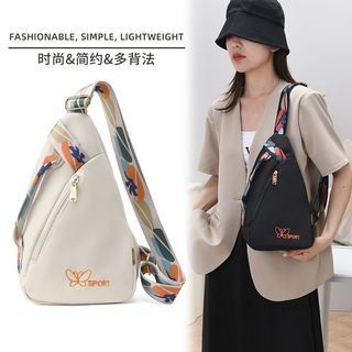 Thời trang Niche Phong cách thể thao thông thường Túi Messenger Du lịch phù hợp Túi đeo vai nhẹ Túi đeo ngực đi lại
