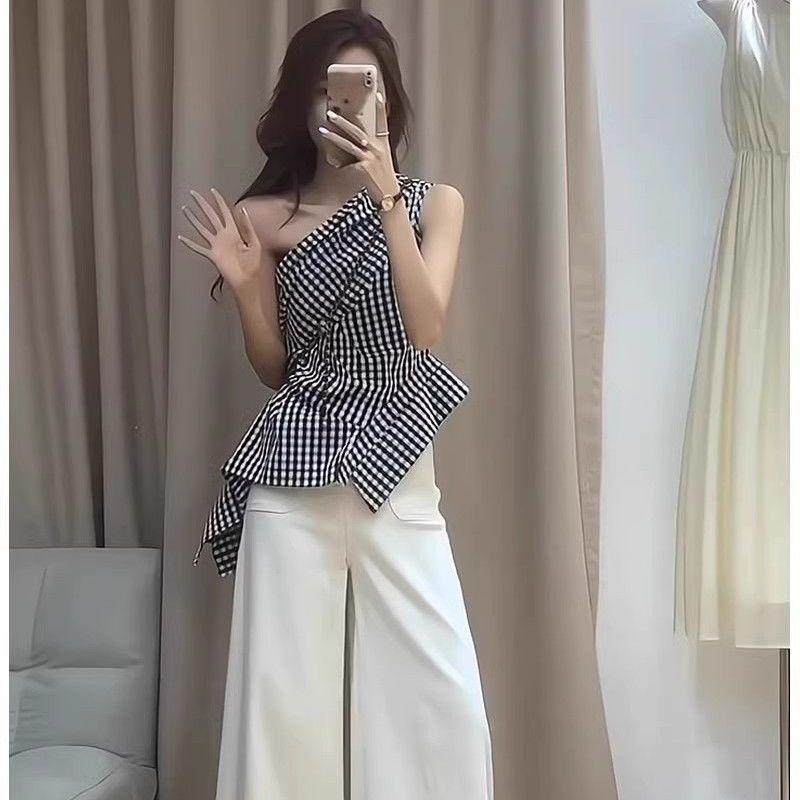 Áo vest đeo vai slanted nữ, dáng rộng, phù hợp mùa hè
