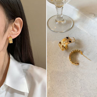 Bông tai bạc 925 hình chữ C tổ ong với sọc zircon ánh sáng, phù hợp cho nữ, sang trọng và độc đáo
