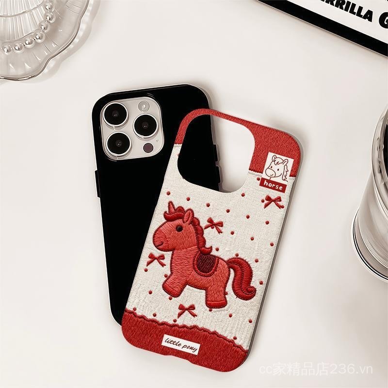 Ngựa chấm bi màu đỏ Thích hợp cho 17promax Phim hoạt hình dễ thương iPhone16pro Ống kính trọn gói 15 phong cách mới 1