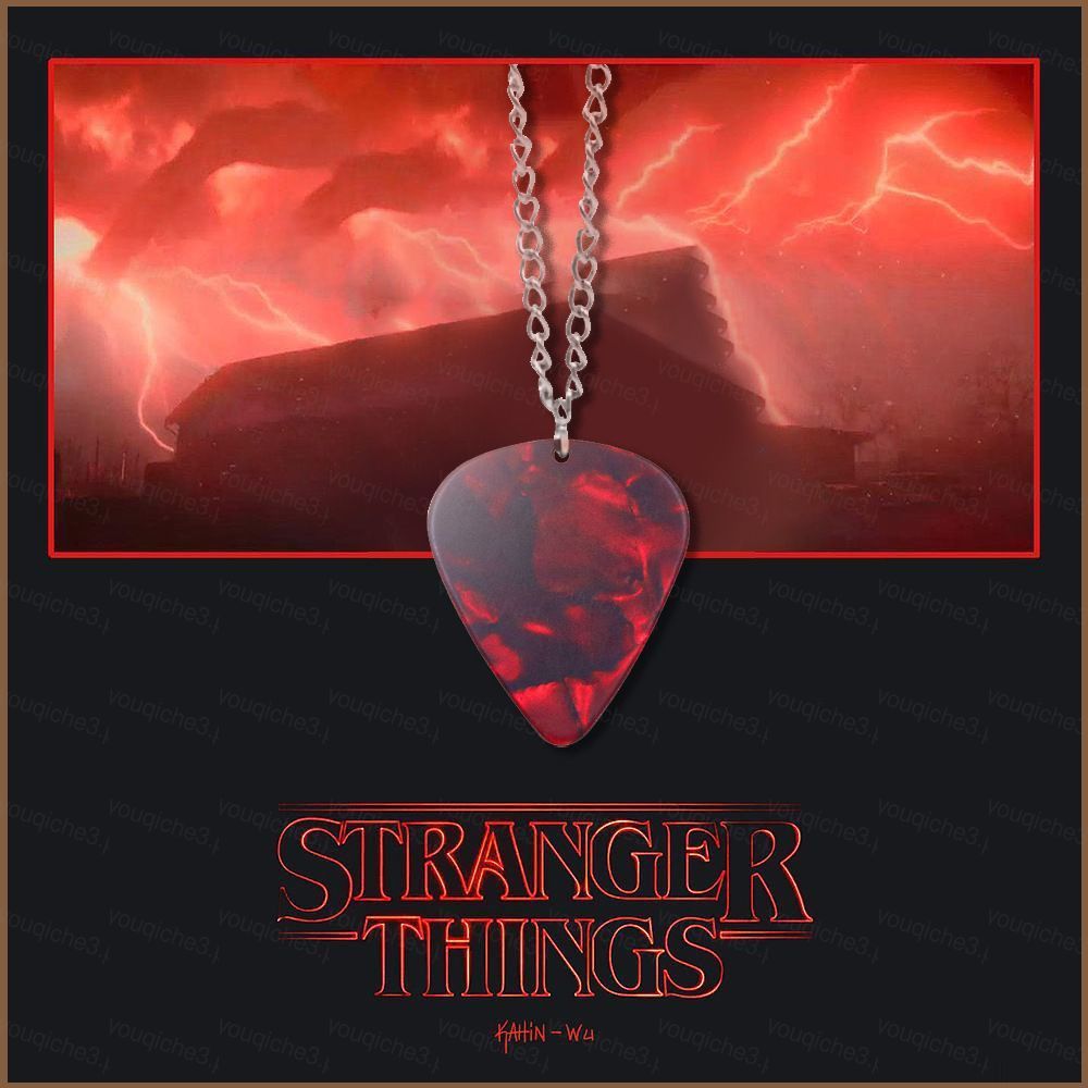 Sản phẩm vòng cổ mặt trái tim đen đỏ, phù hợp người hâm mộ Stranger Things Season 4 và phong cách Eddie Munson