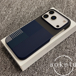 Mẫu nửa gói sợi carbon thích hợp cho vỏ điện thoại iPhone 17 Promax hút từ tính 16pro họa tiết lưới xanh đỏ 15pm cảm giác da siêu mỏng 14 / 13 / 12 nửa gói bìa cứng