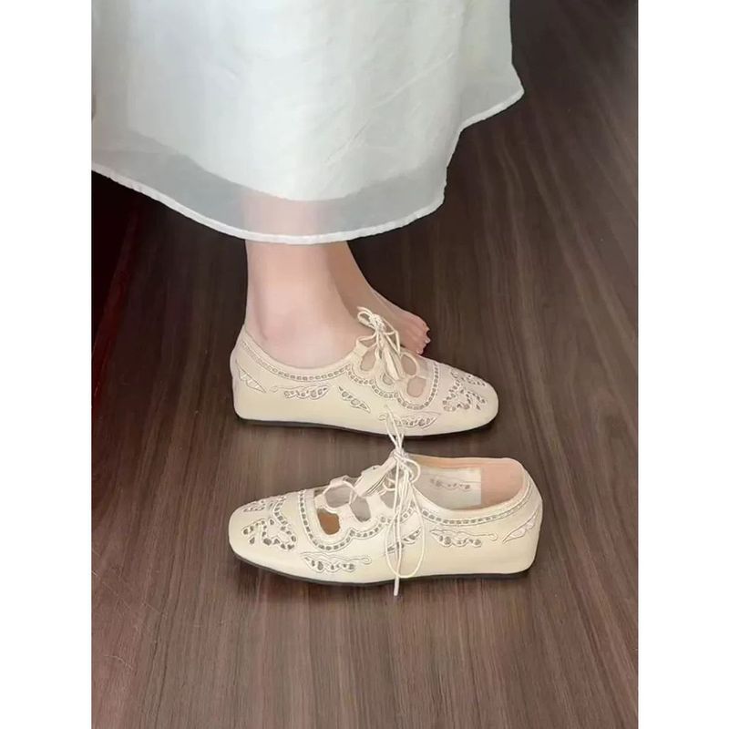 ✨Spot】Phong Cách Pháp Mũi Vuông Mary Jane Giày Nữ/Thời Trang Khắc Rỗng Bên Trong Tăng Chiều Cao Giày