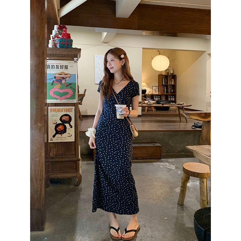 Váy ôm eo hẹp phong cách retro mùa hè màu xanh hải quân, form hơi béo hình quả lê, tay ngắn