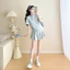 Bộ đồ bà bầu hai mảnh: áo thun dáng rộng và quần short, phù hợp cho các buổi đi chơi mùa hè.