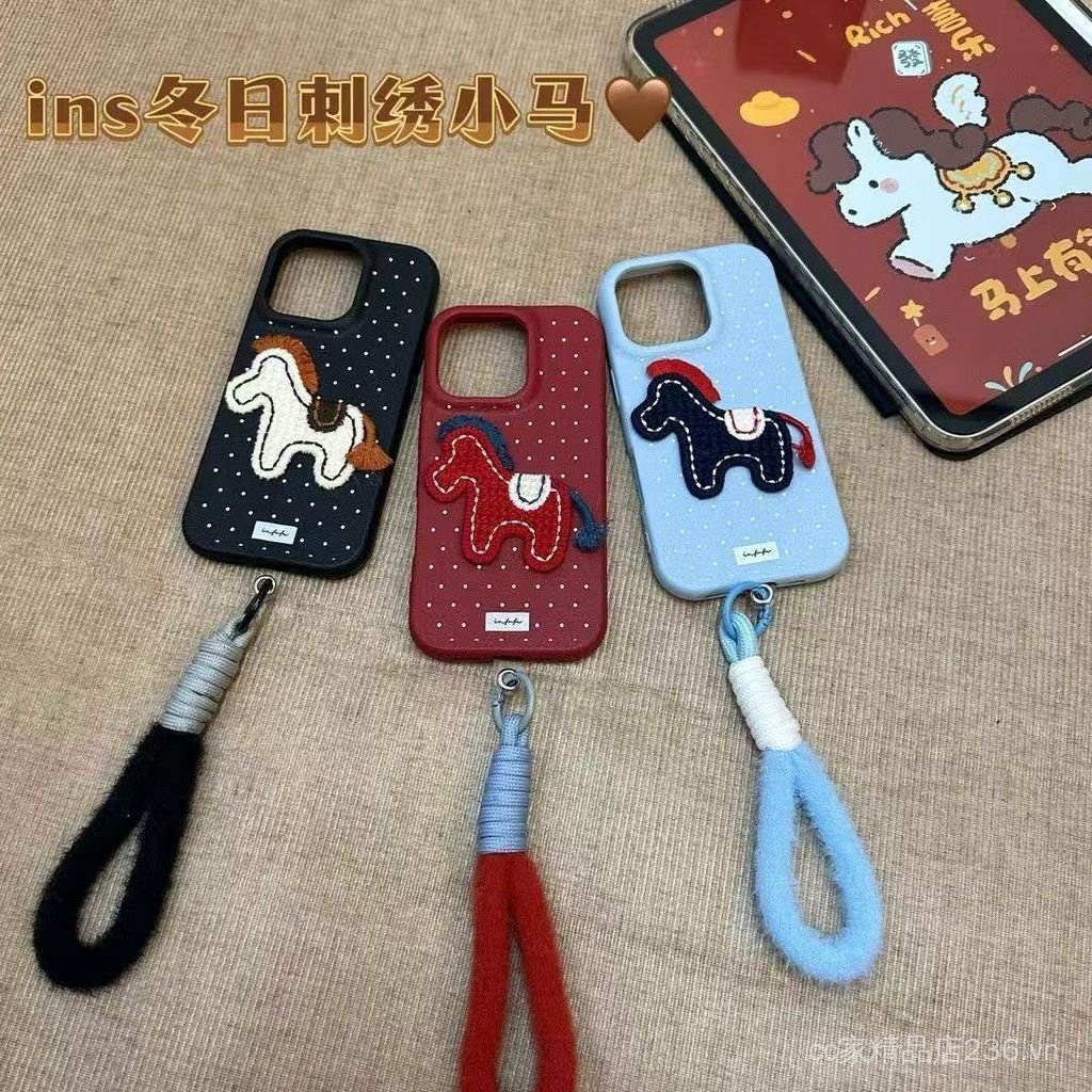 Đơn Giản Chấm Bi Ba Chiều Trắng Ngựa Đỏ Thích Hợp Cho 17PROMAX Vỏ Điện Thoại Phong Cách Mới iPhone15PRO / 16 Mềm