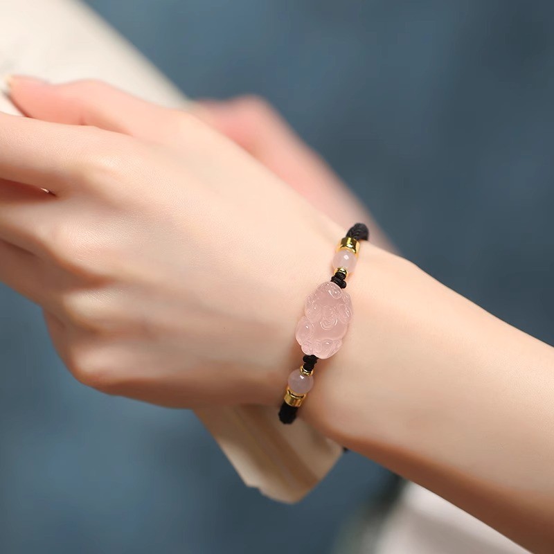 Vòng tay Pixiu may mắn pha lê hồng tự nhiên
