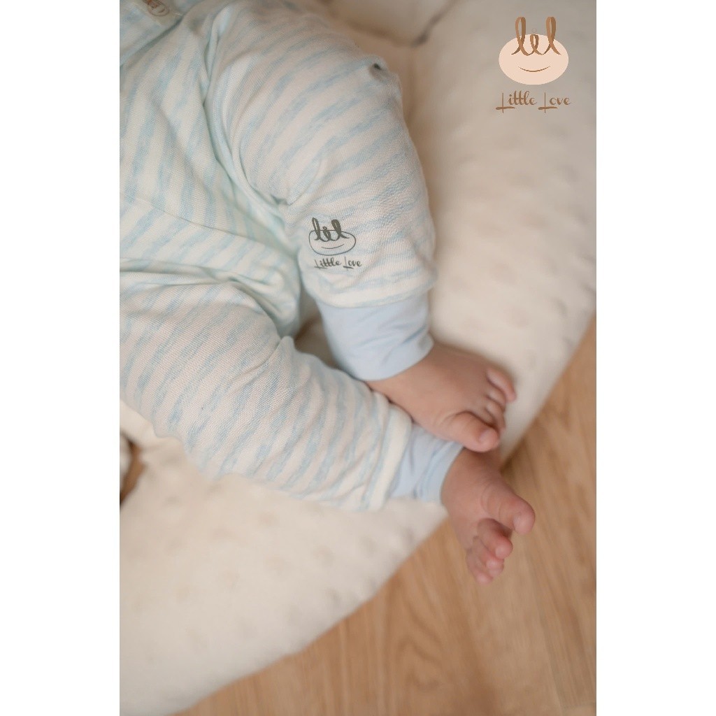 Bộ cài lệch dài tay mỏng vải petit mềm, mỏng, thấm hút tốt kẻ xanh túi thỏ dành cho bé lil Little Love (SCC02)