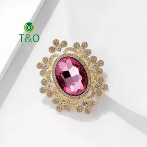 Trâm cài pha lê vintage, phù hợp làm quà tặng cho các sự kiện và tiệc tùng