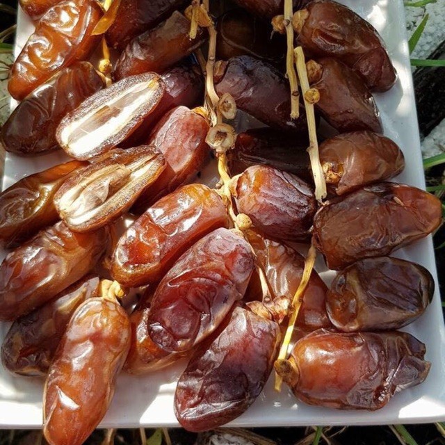 Chà Là Nguyên Cành Dattes Hộp 500g Chà Là Tự Nhiên, Trái Đều Vị Ngọt Tự Nhiên