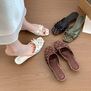 Dép Nữ Mũi Vuông Dày Gót Slip-On Chấm Bi