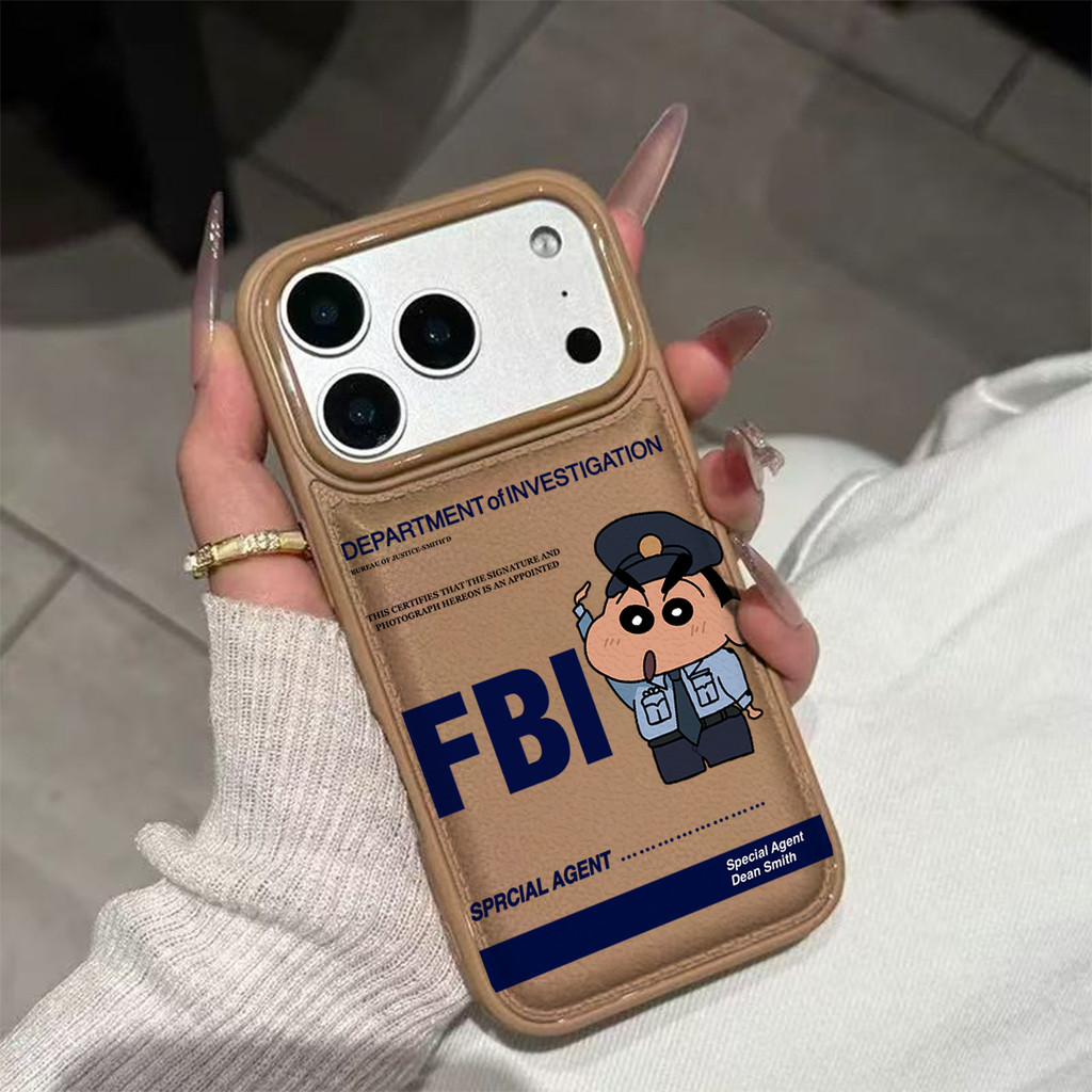 Ốp lưng Shin-chan Cảnh Sát FBI Đen Dễ Thương Chống Sốc Da Gai Thời Trang Cấp iPhone 17/16/15/14/13/12/11/X/XS Max Pro Ma