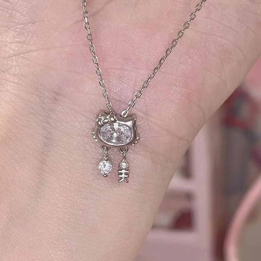 Vòng cổ mèo tinh tế và sang trọng, kiềng xương đòn dễ thương, thiết kế phù hợp