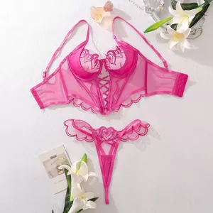 Đồ lót gợi cảm hai mảnh thêu tình yêu - định hình cơ thể
