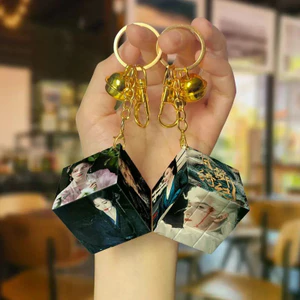 Bán Sản Phẩm Mới Yuewei Qiji Hoạt Hình Có Giá Trị Cao Sáng Tạo Thứ Ba Khối Rubik Mặt Dây Chuyền Sinh Viên Móc Khóa Ngôi Sao Đuổi Theo Schoolbag Quà Tặng Ngoại Vi Chất Lượng Cao