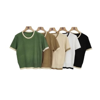 Mẫu áo thun dệt kim tay ngắn cổ tròn màu sắc tương phản, phong cách Hàn Quốc, form slim-fit dành cho nữ
