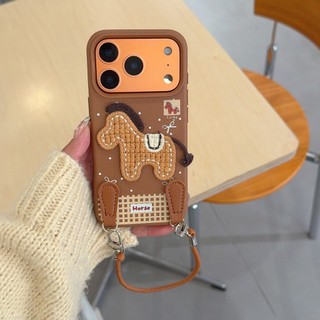 Hàn Quốc Thêu Ngựa Đỏ Mềm Da PU Wrsit Dây Đeo Ốp Lưng Điện Thoại iPhone 17Promax 17Pro 11 12 13 14 15 16 Pro Max 15Plus Chống Sốc Nữ Vỏ Điện Thoại Di Động
