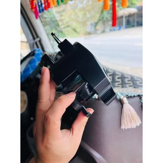 Giá để nước kèm kẹp điện thoại dành cho xe ô tô, xe tải bằng cửa gió điều hòa Phụ Tùng