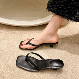 Mùa Hè 2026 Phong Cách Mới Châu Âu Mỹ Giày Sandal Nữ Mũi Vuông Flip-Flops Đi Biển Flip-Flops Dép Nữ26040109