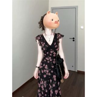 Đầm chữ A mỏng nhẹ, họa tiết hoa hồng retro, tay bay phù hợp mùa hè