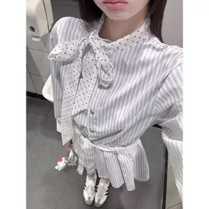 Áo sơ mi sọc màu tương phản kiểu dáng Preppy Thiết kế váy ngắn chấm bi Váy ren eo hẹp