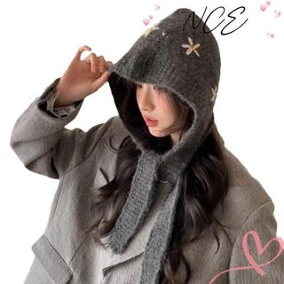 Mũ Balaclava dệt kim từ polyester, thiết kế hoạ tiết thêu ngọt ngào, chống gió và cổ áo cao giữ ấm.