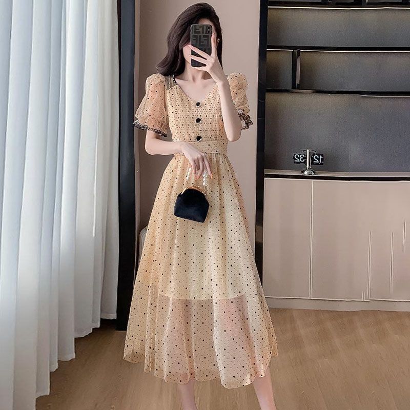 Váy mùa hè mới với chất liệu lưới, chân váy dài vừa phải, cổ chữ V, phong cách nhẹ nhàng, siêu thời trang và thanh lịch