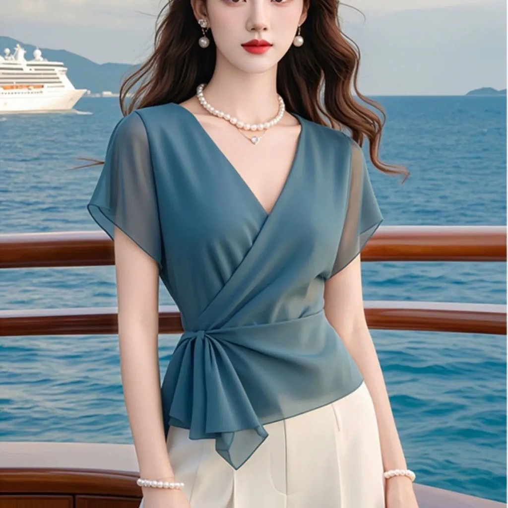 Áo sơ mi nữ ngắn tay màu xanh thanh lịch, chất liệu voan nhẹ mát cho mùa hè