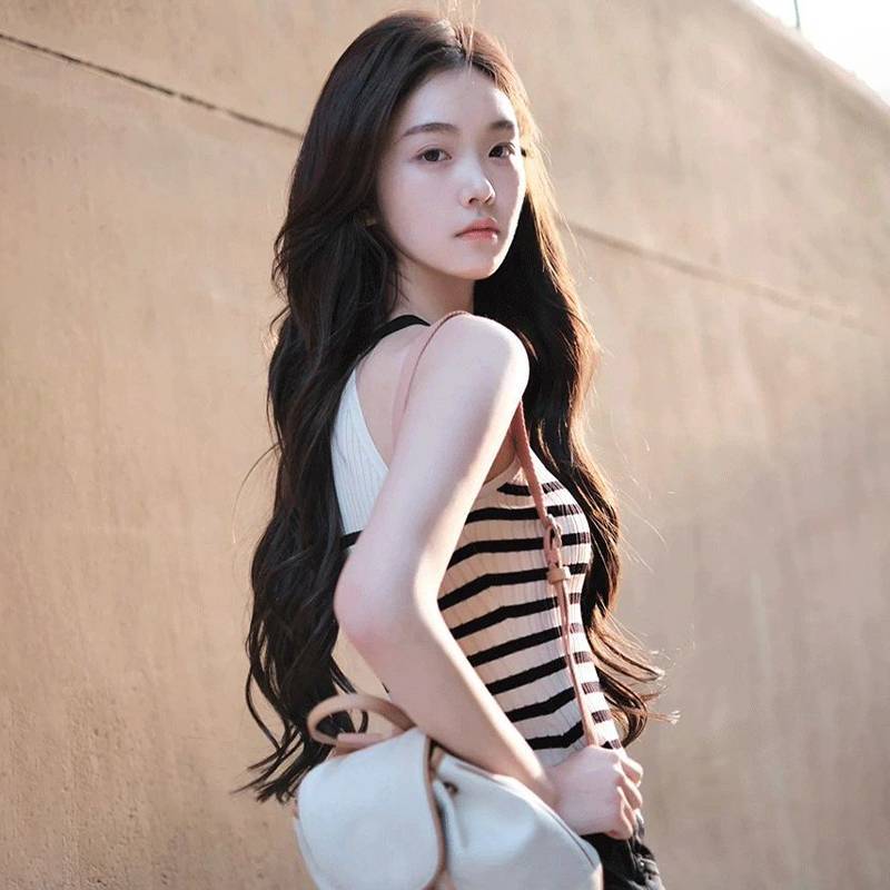 Vest nữ cổ tròn không tay Casual, sang trọng - perfect cho kỳ nghỉ hè