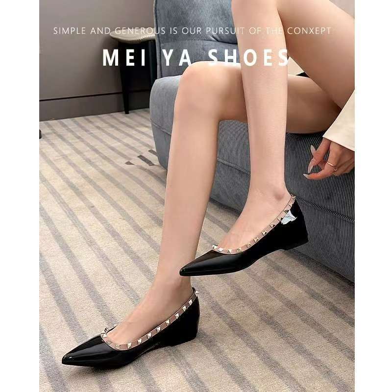 【✨Spot】Giày bệt nữ Màu nude Thanh lịch Phong cách Pháp Mũi nhọn Đế êm Đế nâng cao 3.5cm Giày nữ