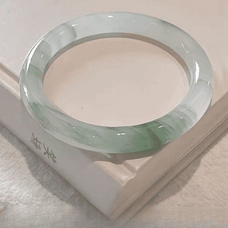 Vòng tay ngọc Tianshan Tân Cương thiết kế nửa hoa nổi, thanh lịch cho làm đẹp
