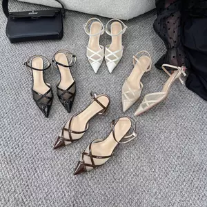 Giày sandal dây đeo chéo mũi nhọn TT Tính khí nữ Dây đeo khóa phẳng Không mệt mỏi Mùa hè
